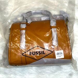 BNWT - Fossil Carlie - Camel